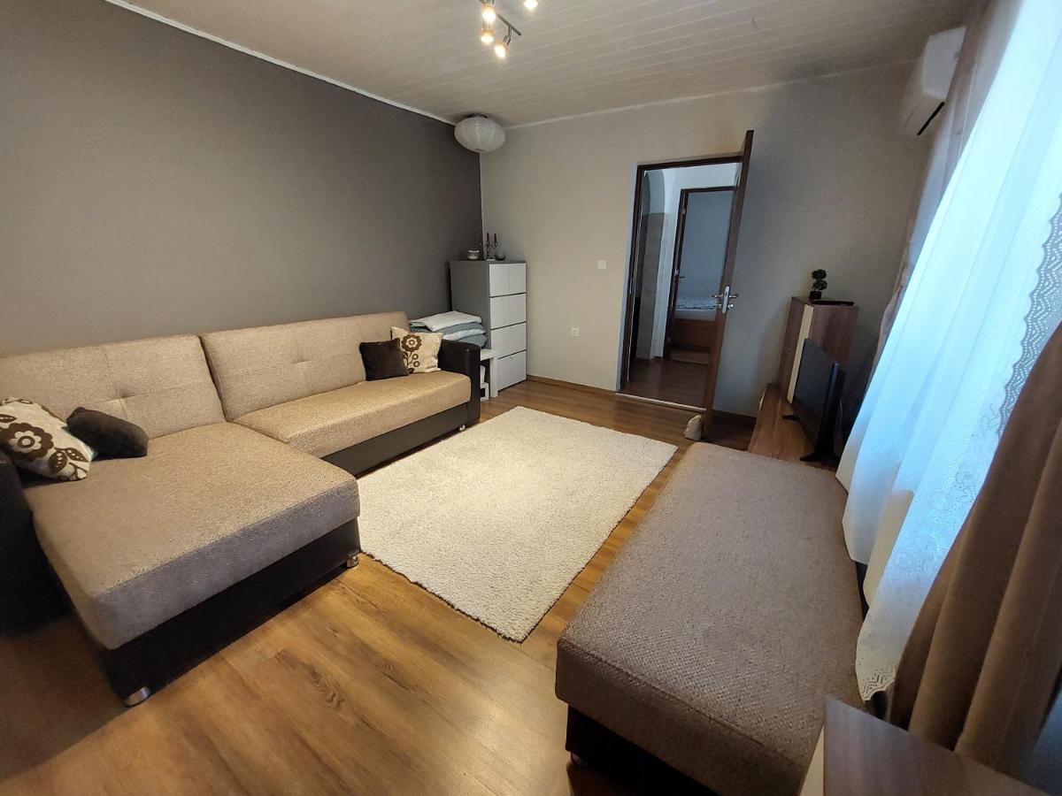 Cozy, Quiet & Family Friendly In Arad Apartment Ngoại thất bức ảnh