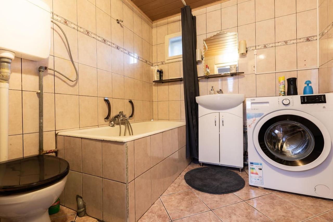 Cozy, Quiet & Family Friendly In Arad Apartment Ngoại thất bức ảnh